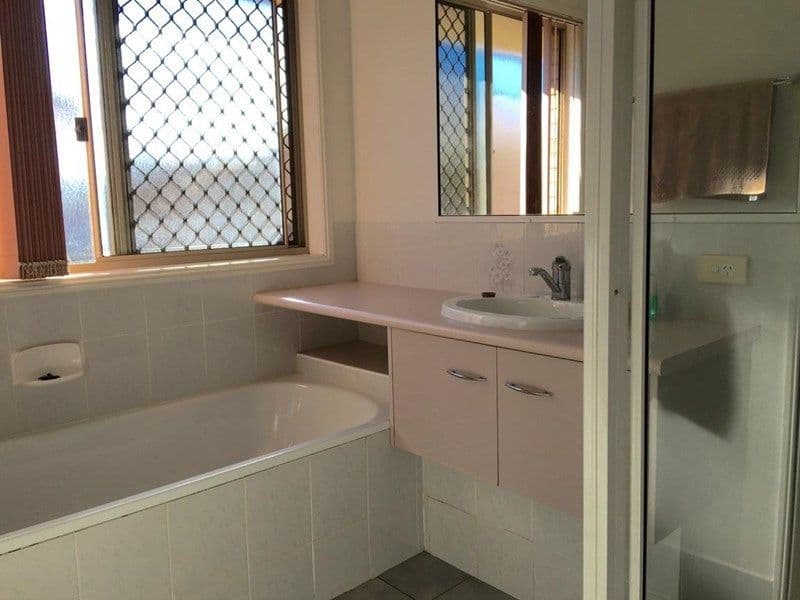 17 Hilltop Parade, Avoca QLD 4670, Avoca - Thumbnail 6