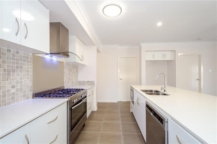 8 Winpara Drive, Kirkwood QLD 4680, Kirkwood - Thumbnail 3