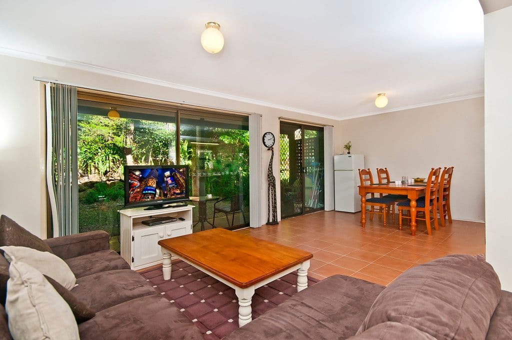 67 Mitchell Avenue, CURRUMBIN QLD 4223, Currumbin - Thumbnail 2