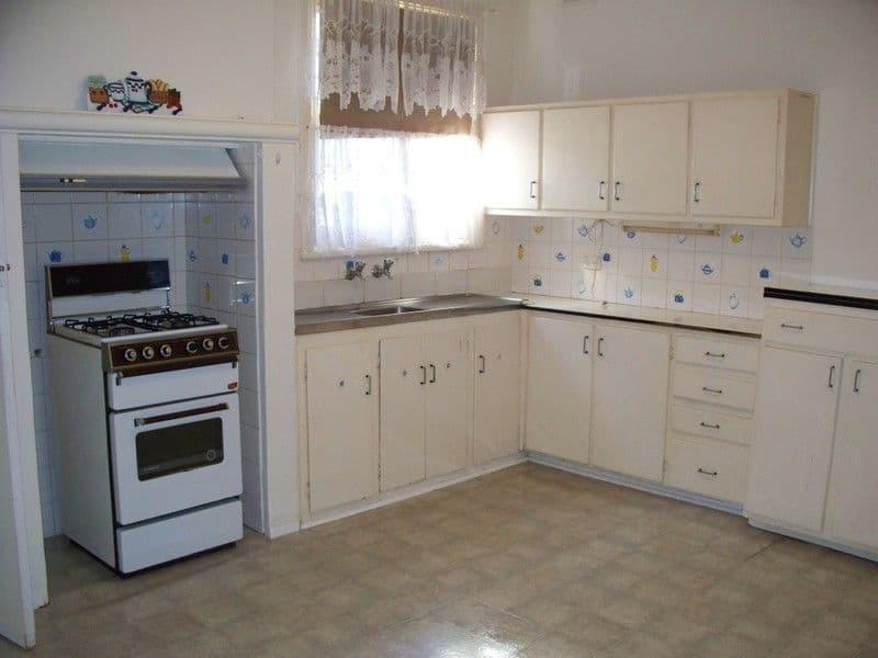 33 Daly Street, WALLAROO SA 5556, Wallaroo - Thumbnail 2