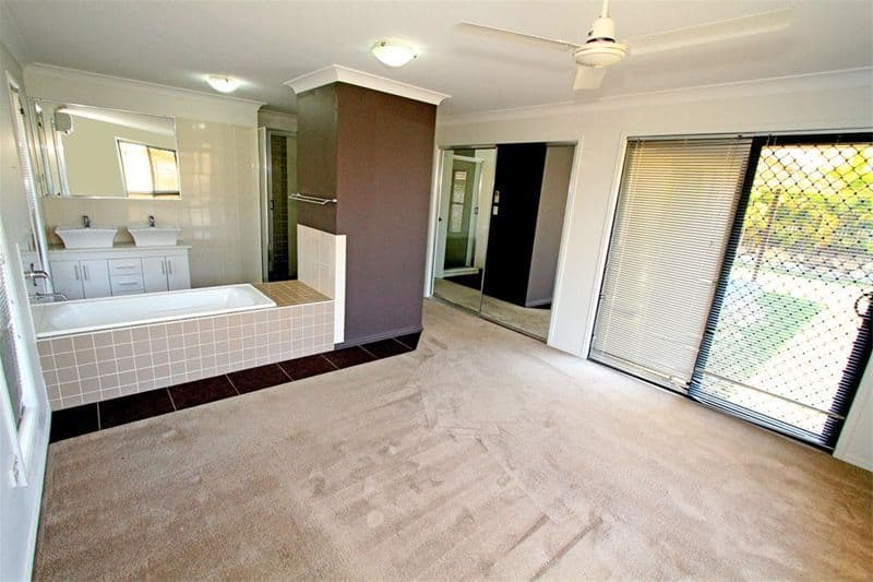 4 Laird Avenue, NORMAN GARDENS QLD 4701, Norman Gardens - Thumbnail 4