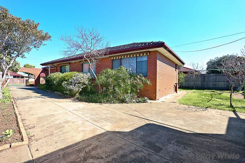 12 Revell Cresent, St Albans VIC 3021, St Albans - Thumbnail 3