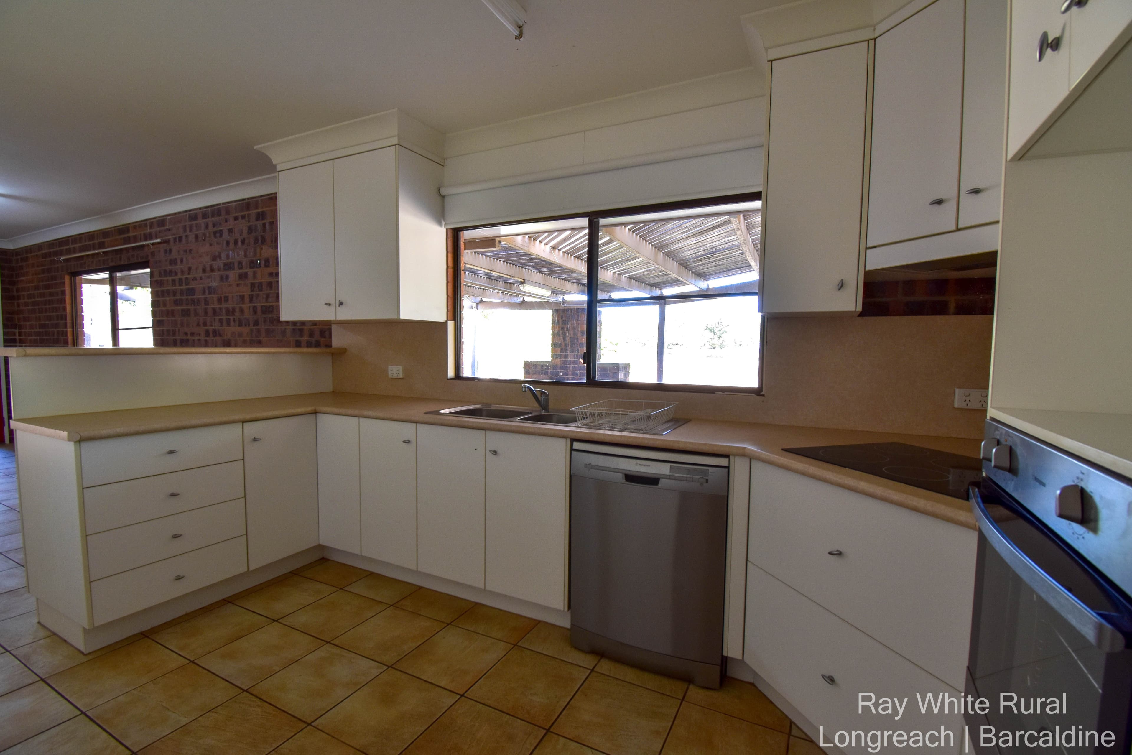 20 Bauhinia Street, Barcaldine QLD 4725, Barcaldine - Thumbnail 4