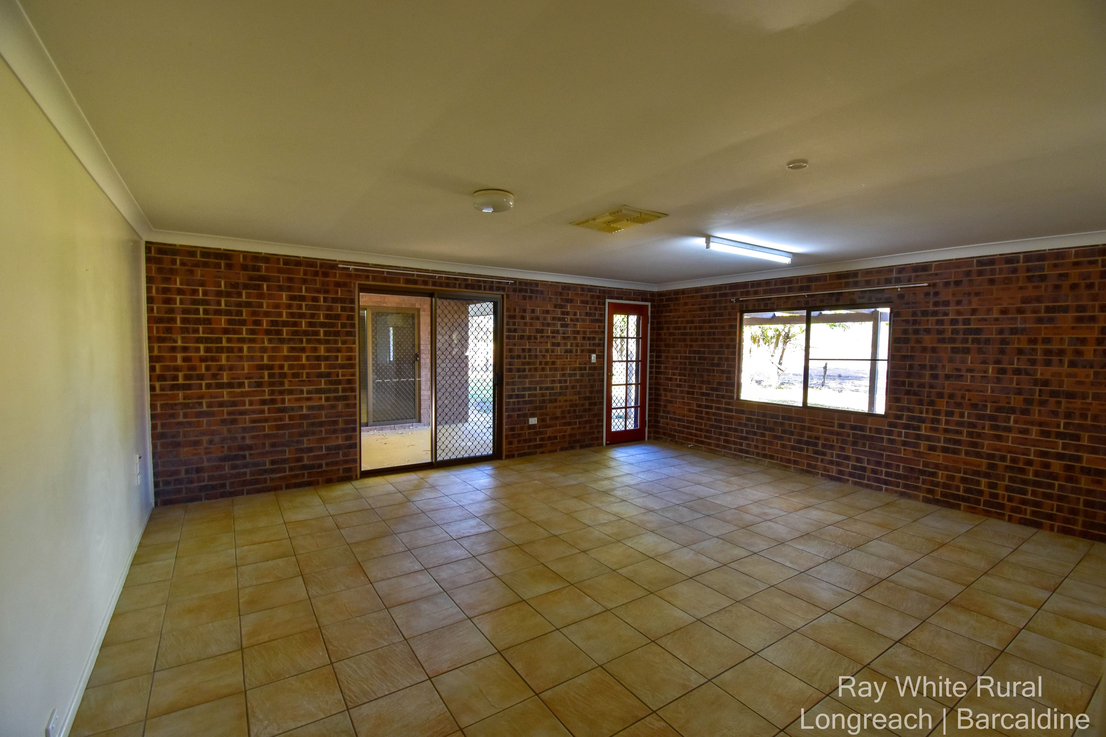 20 Bauhinia Street, Barcaldine QLD 4725, Barcaldine - Thumbnail 5