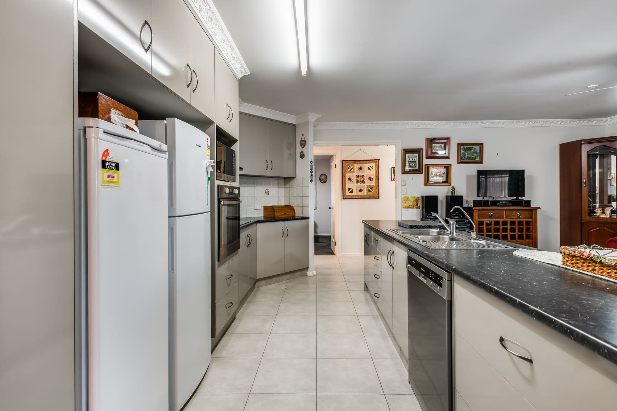 2 Marlow Court, Mount Gambier SA 5290, Mount Gambier - Thumbnail 4