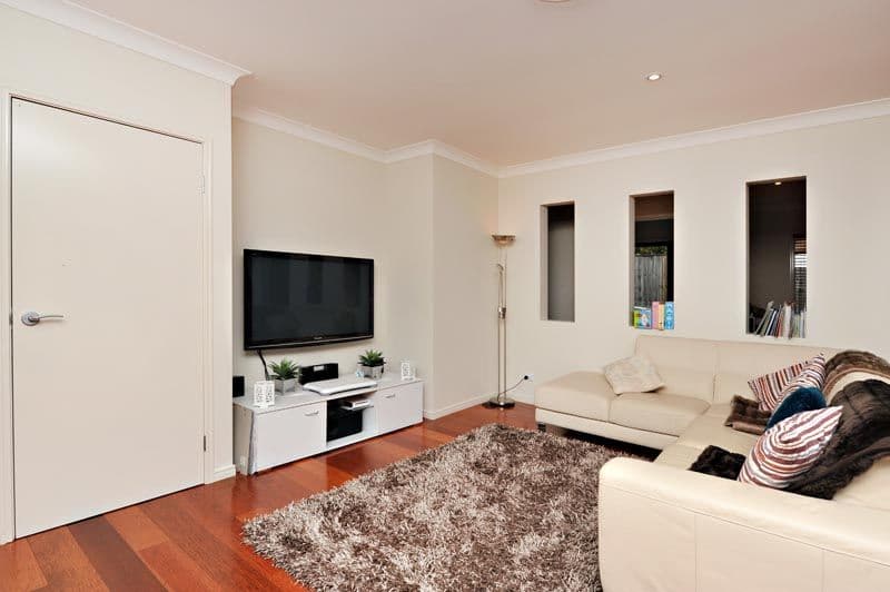 11 Lawson Close, PETRIE QLD 4502, Petrie - Thumbnail 5