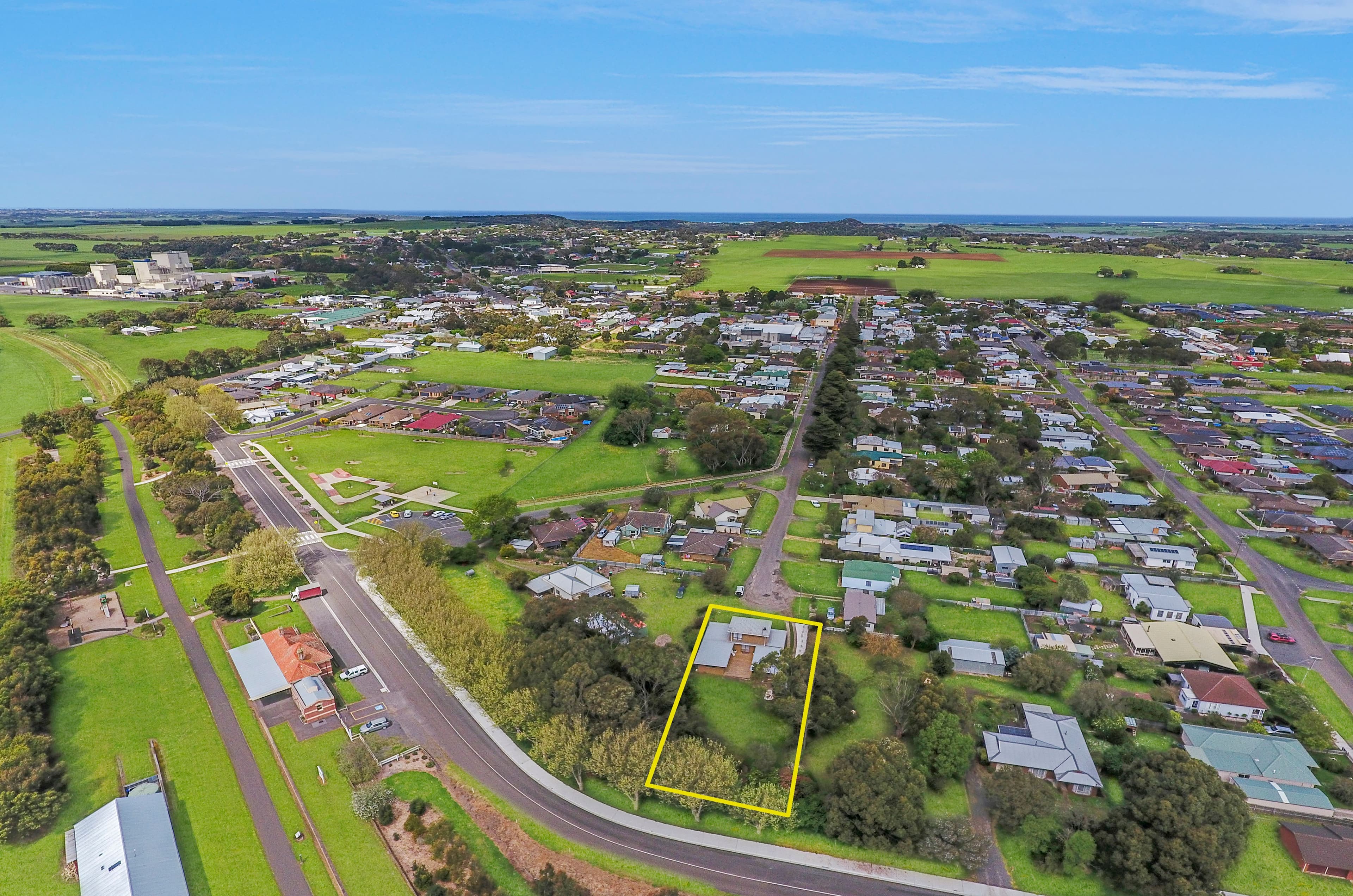 34 Station Street, Koroit VIC 3282, Koroit - Thumbnail 2