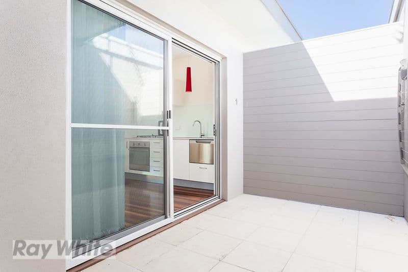 15 Halstead Street, COORPAROO QLD 4151, Coorparoo - Thumbnail 2