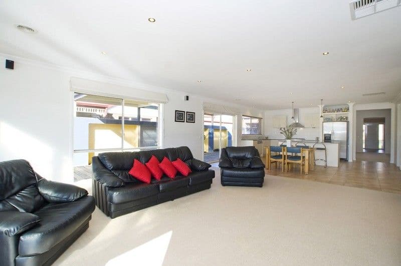 21 GLENPARK Drive, WONGA PARK VIC 3115, Wonga Park - Thumbnail 6