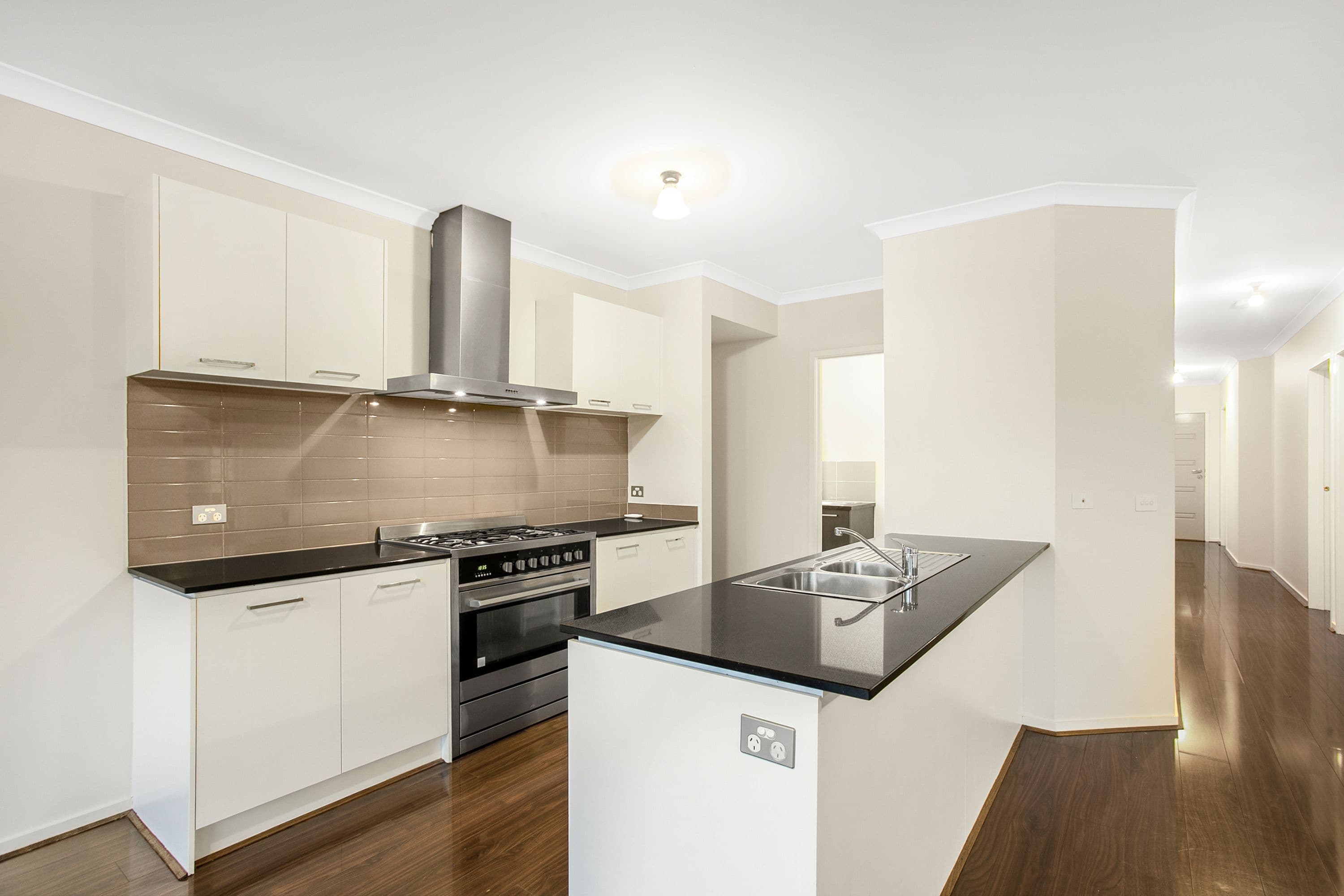 19 Tawleed Grove, Clyde North VIC 3978, Clyde North - Thumbnail 2
