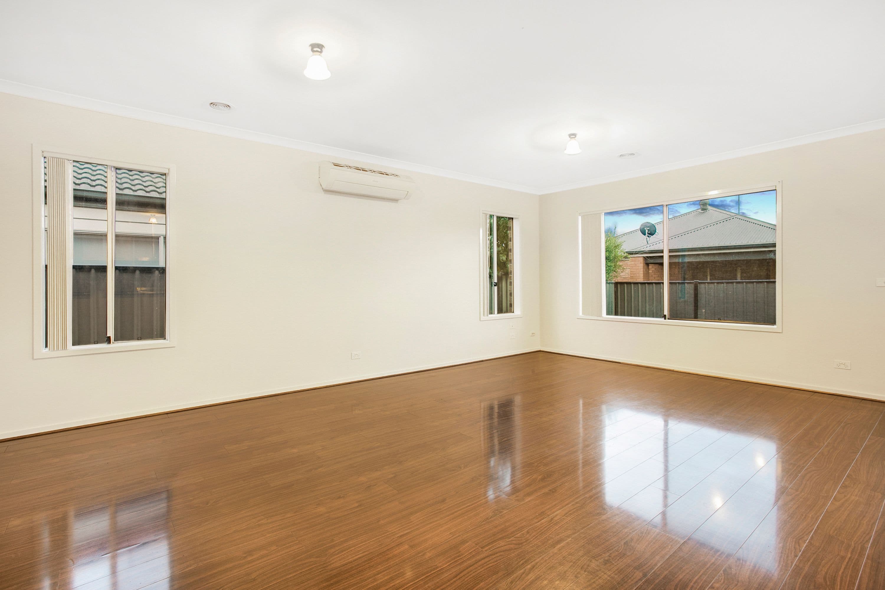 19 Tawleed Grove, Clyde North VIC 3978, Clyde North - Thumbnail 5