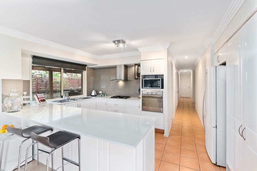 21 Forest Drive, Elanora QLD 4221, Elanora - Thumbnail 5