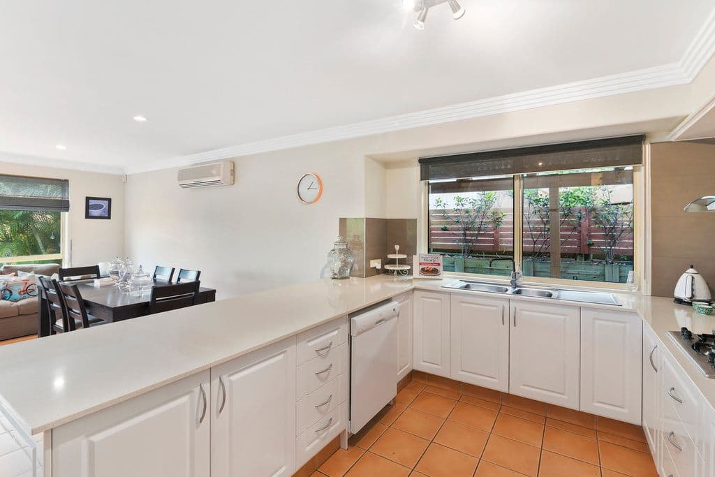 21 Forest Drive, Elanora QLD 4221, Elanora - Thumbnail 8