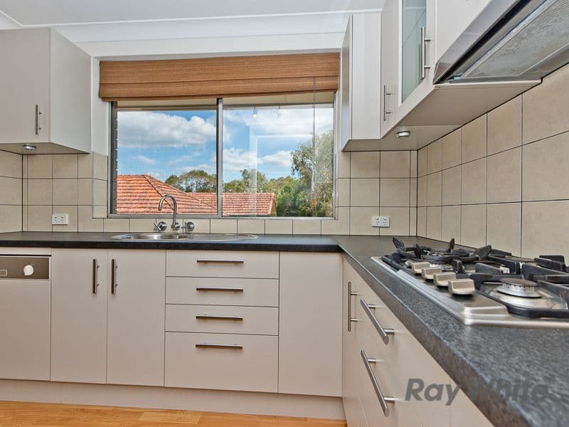 8 Zenith Avenue, Chermside QLD 4032, Chermside - Thumbnail 4