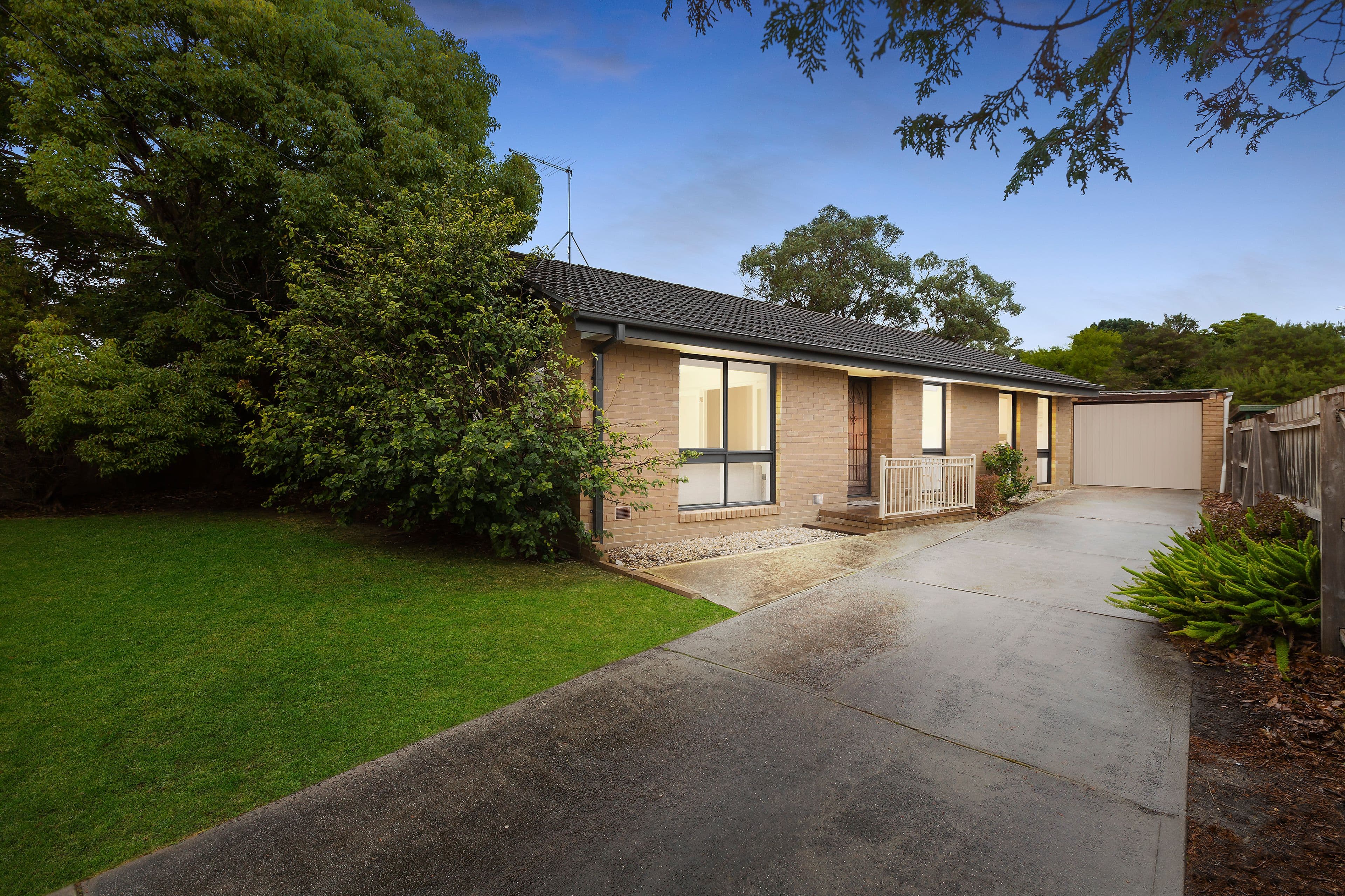 12 Kimba Avenue, Frankston VIC 3199, Frankston - Image 1