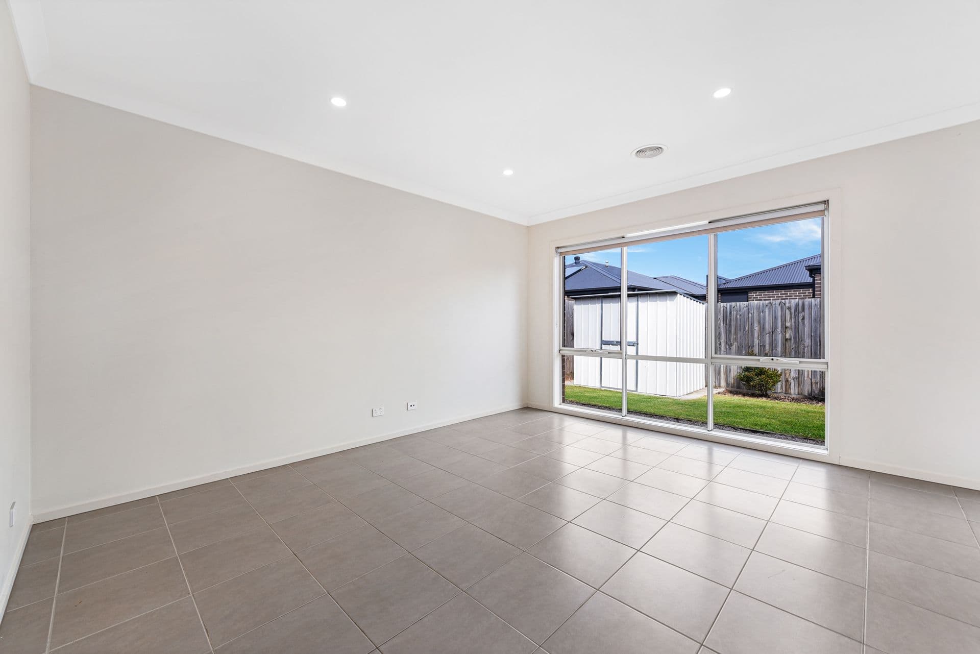 7 Ezra Crescent, Officer VIC 3809, Officer - Thumbnail 5