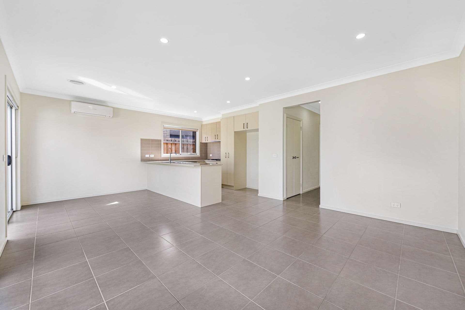 7 Ezra Crescent, Officer VIC 3809, Officer - Thumbnail 6