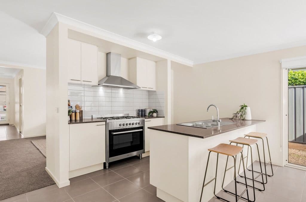 13 Dianella Avenue, Kalkallo VIC 3064, Kalkallo - Thumbnail 2