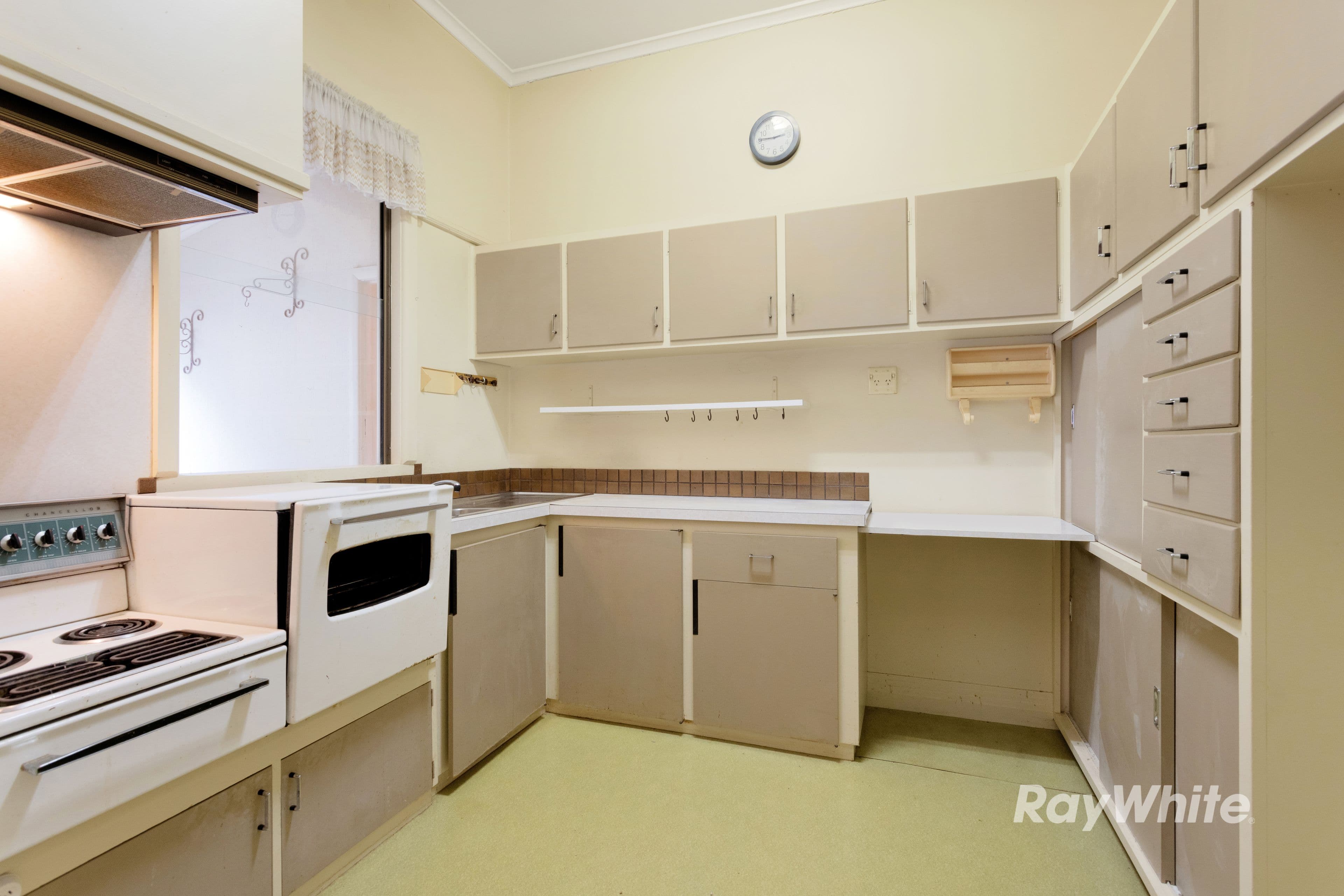9 Moorookyle Avenue, Hughesdale VIC 3166, Hughesdale - Thumbnail 3