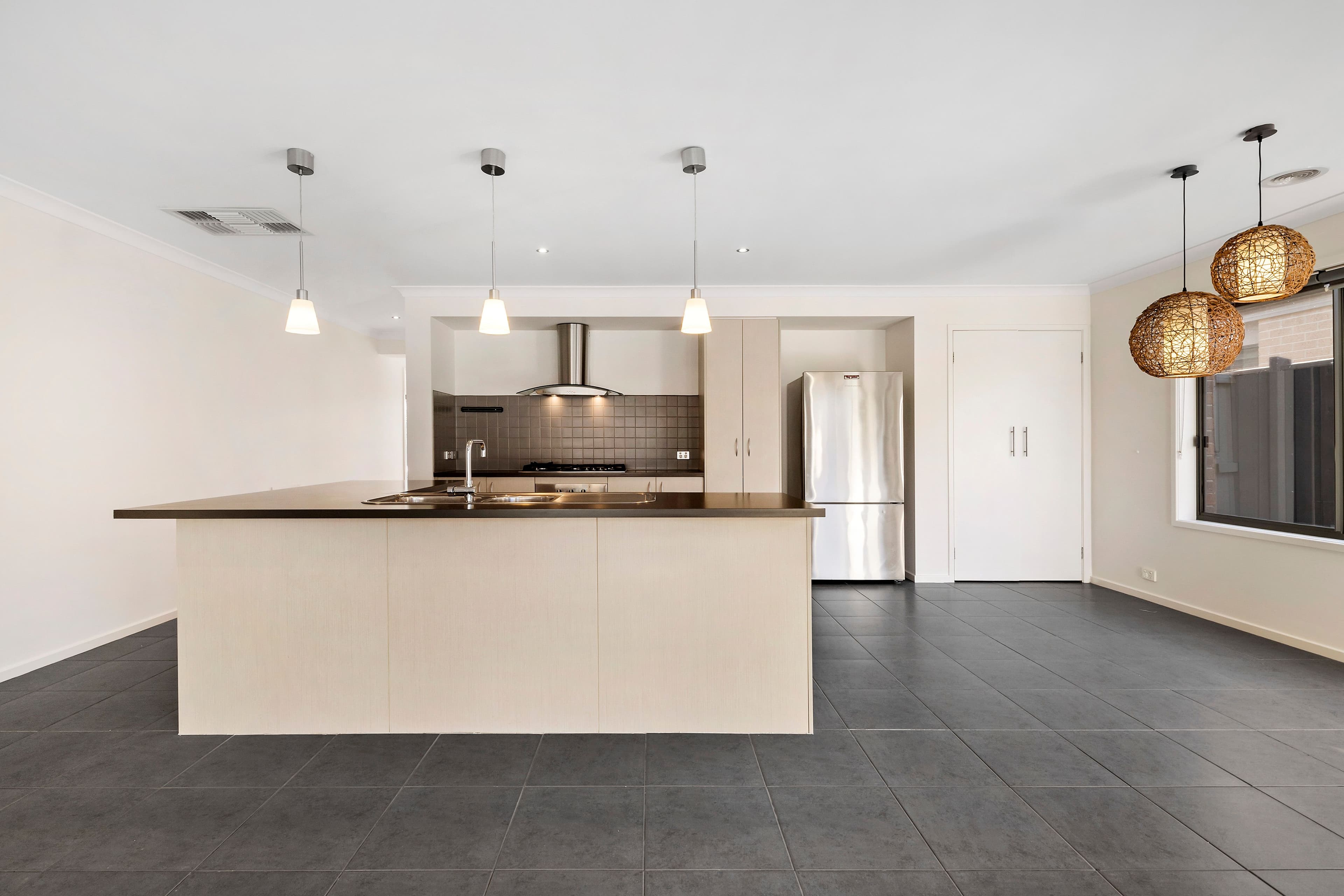 4 Morton Close, Doreen VIC 3754, Doreen - Thumbnail 2