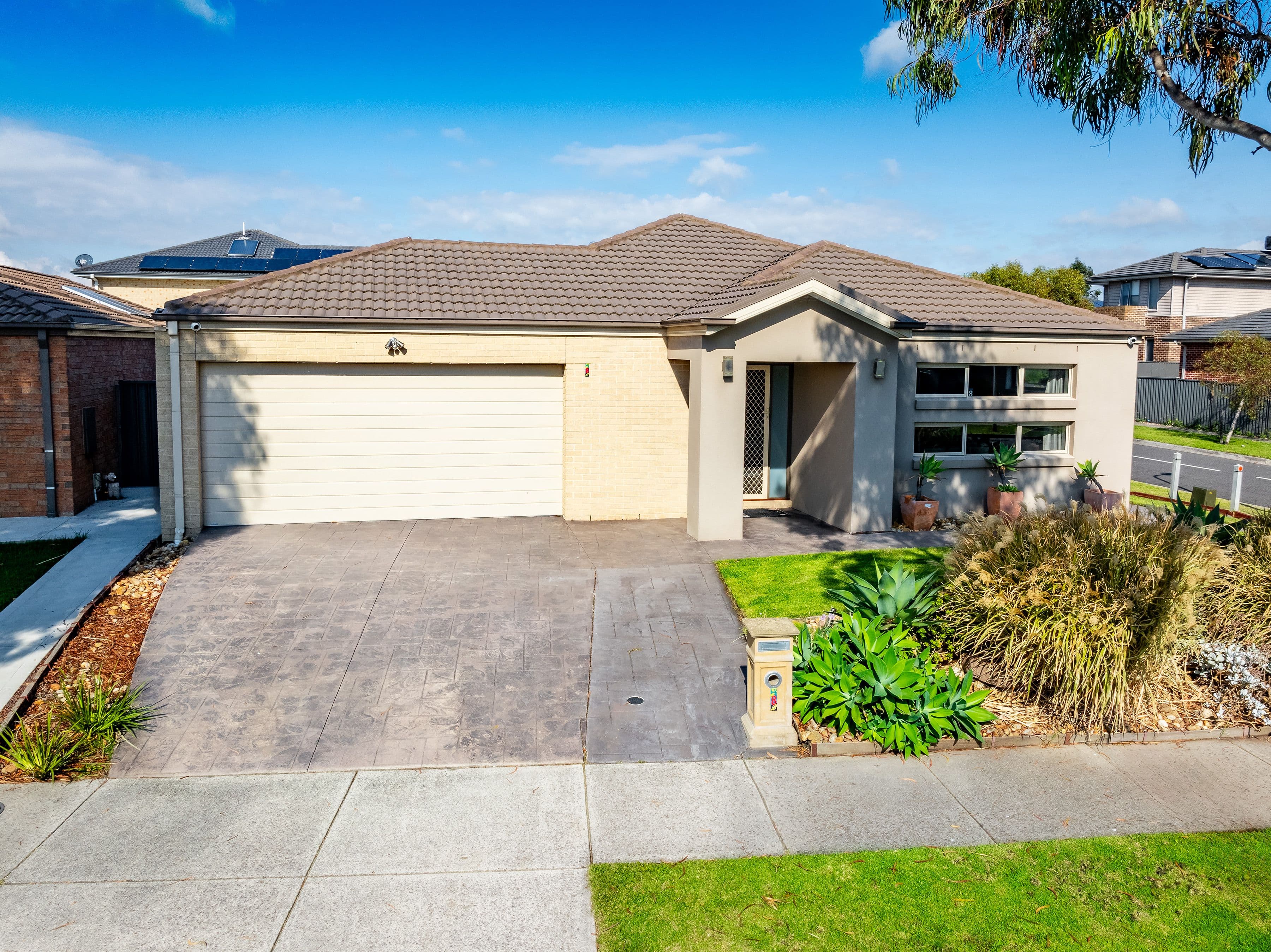 8 Howden Street, Cranbourne East VIC 3977, Cranbourne East - Thumbnail 2