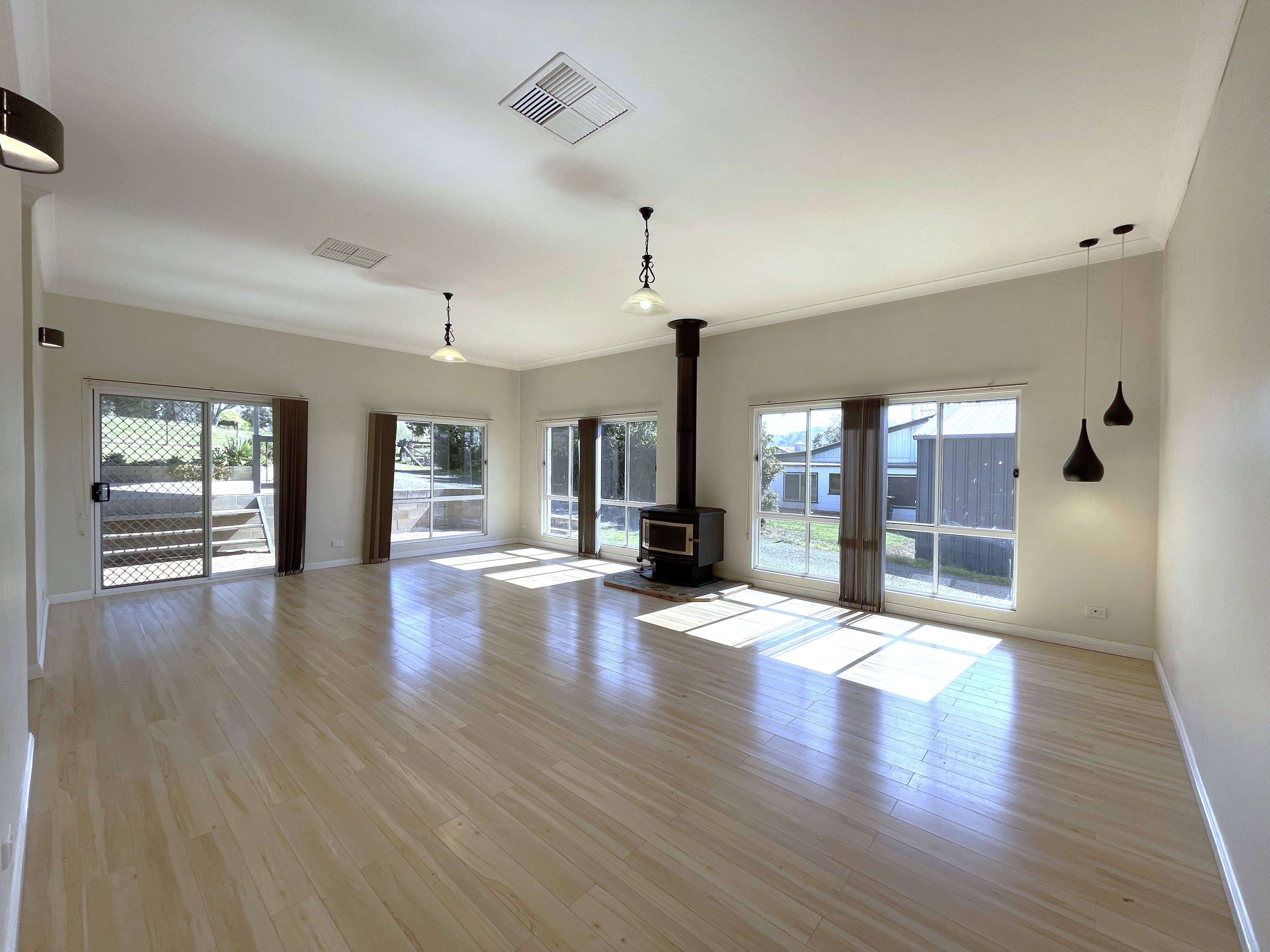 27 Ridge Street, Gundagai NSW 2722, Gundagai - Thumbnail 2