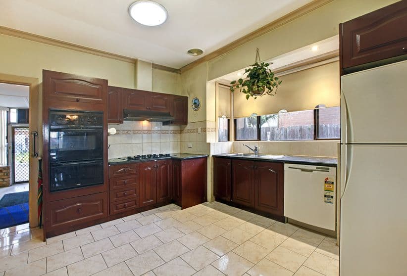 576 Gilbert Road, Reservoir VIC 3073, Reservoir - Thumbnail 3