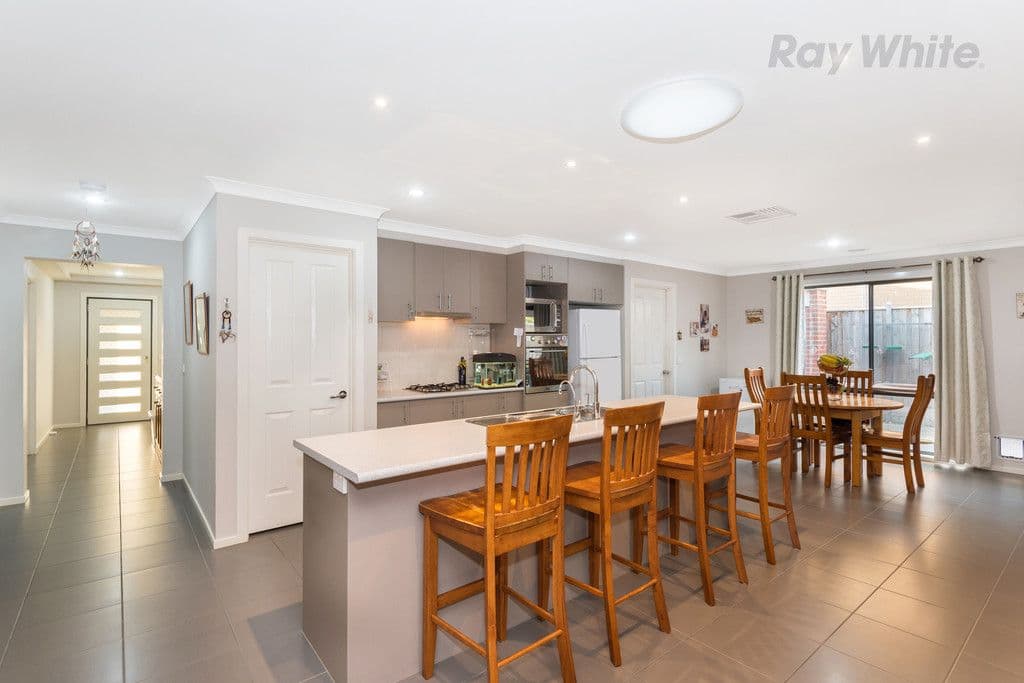 3 Stringybark Drive, Ferntree Gully VIC 3156, Ferntree Gully - Thumbnail 2