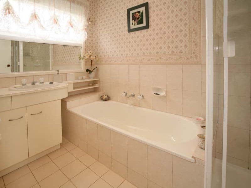 2 Ruth Court, GLEN WAVERLEY VIC 3150, Glen Waverley - Thumbnail 5
