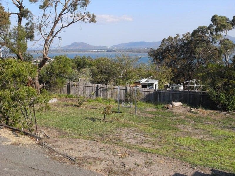 5 Vancouver Street, MIDWAY POINT TAS 7171, Midway Point - Image 1