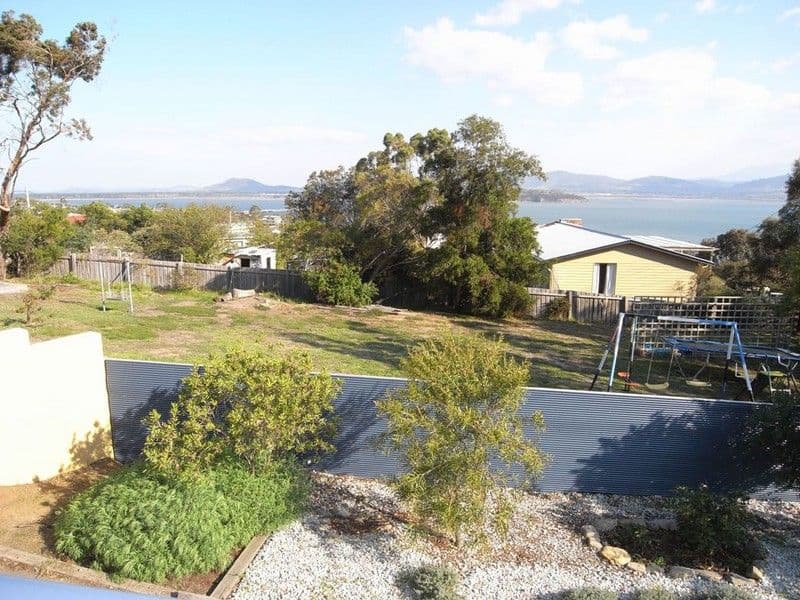 5  Vancouver Street, MIDWAY POINT TAS 7171, Midway Point - Thumbnail 2