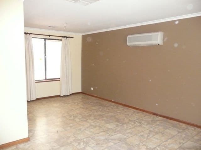 18 Raner Avenue, PARAFIELD GARDENS SA 5107, Parafield Gardens - Thumbnail 3