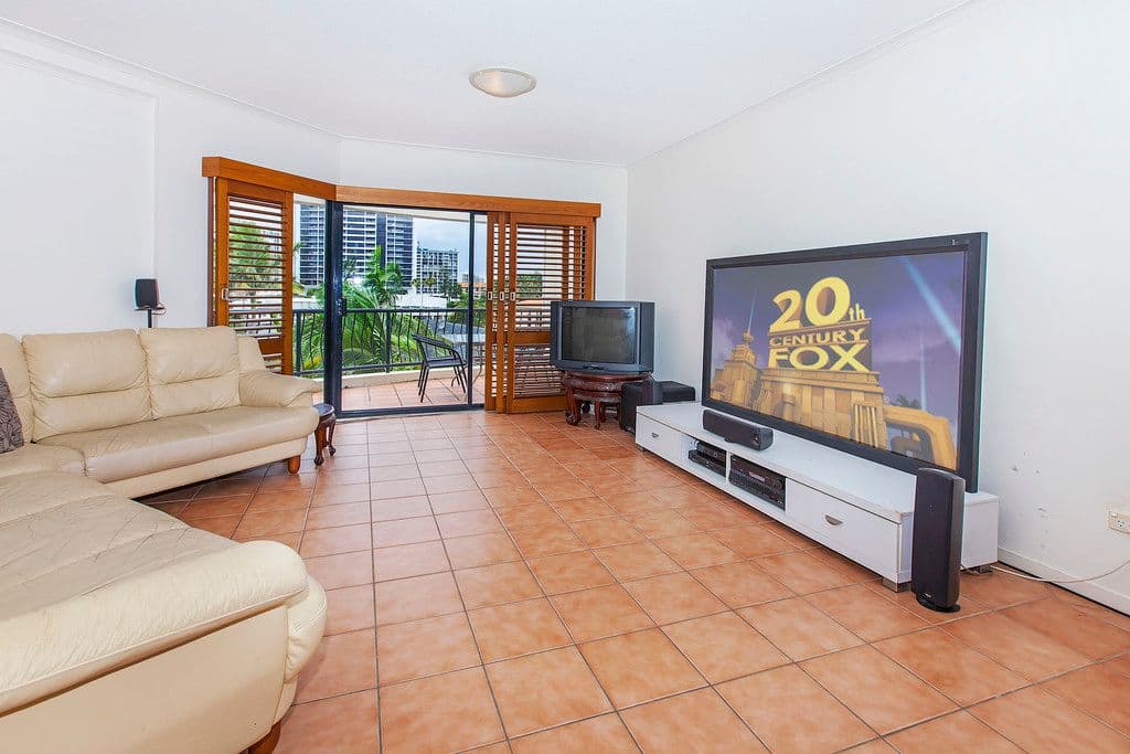 10 Tarcoola Crescent, Chevron Island QLD 4217, Chevron Island - Thumbnail 2