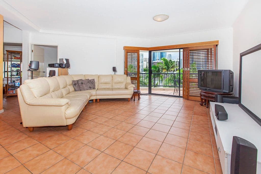 10 Tarcoola Crescent, Chevron Island QLD 4217, Chevron Island - Thumbnail 4