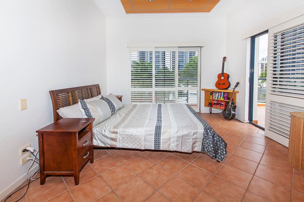 10 Tarcoola Crescent, Chevron Island QLD 4217, Chevron Island - Thumbnail 5
