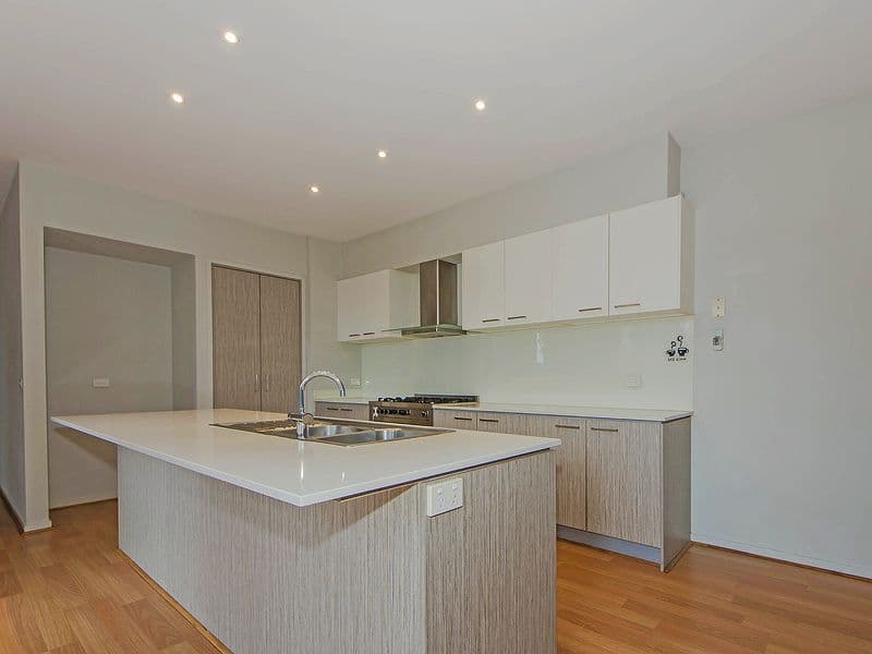 3 Perilla Lane, Point Cook VIC 3030, Point Cook - Thumbnail 4