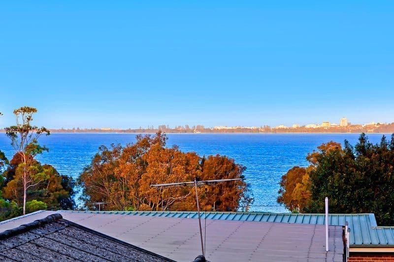 16 Shannon Parade, BERKELEY VALE NSW 2261, Berkeley Vale - Thumbnail 3