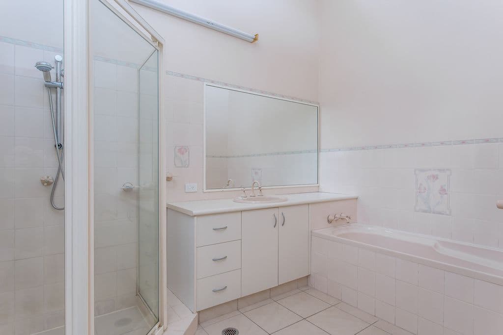 1 Warrawee Avenue, ASHMORE QLD 4214, Ashmore - Thumbnail 8