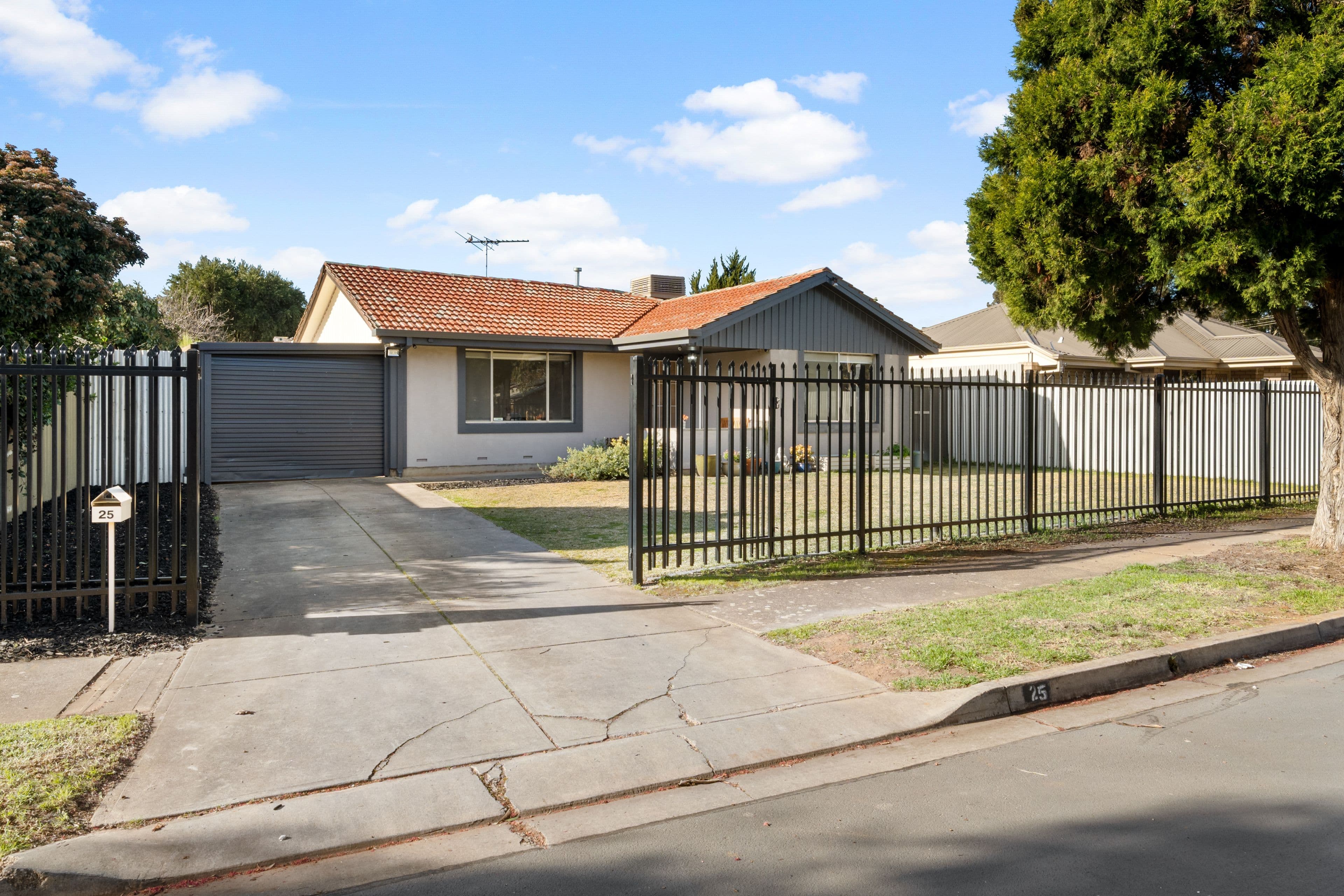 25 Shearer Crescent, Salisbury North SA 5108, Salisbury North - Thumbnail 2