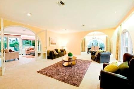 1 Gwingana Crescent, GLEN WAVERLEY VIC 3150, Glen Waverley - Thumbnail 2