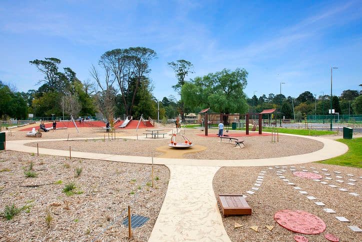 155 Beverley Road, ROSANNA VIC 3084, Rosanna - Thumbnail 4