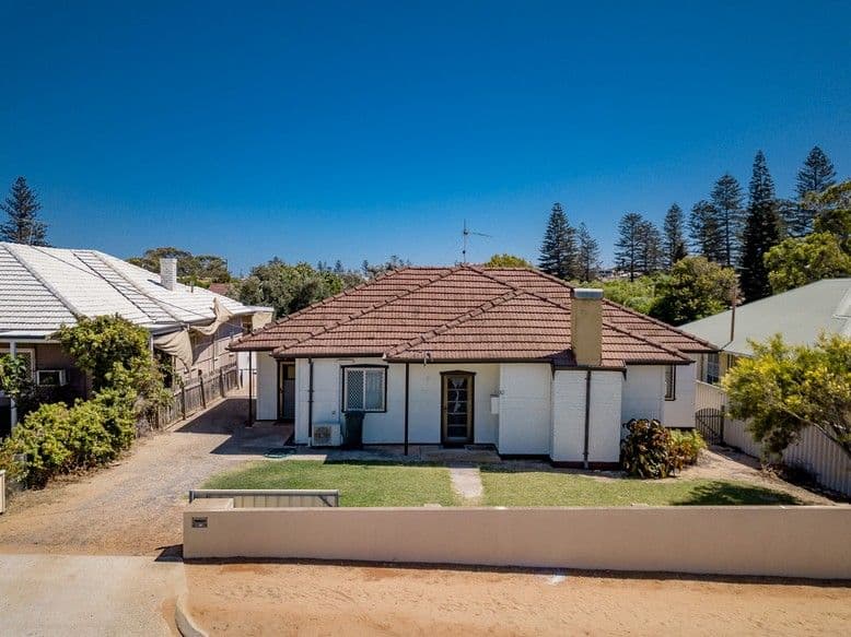 10 Shenton Street, Geraldton WA 6530, Geraldton - Image 1