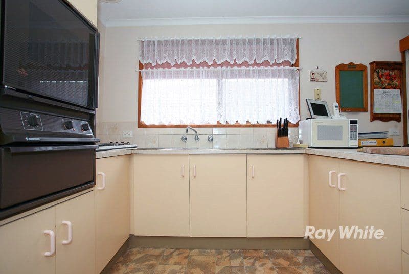 9 Hoysted Avenue, CRANBOURNE VIC 3977, Cranbourne North - Thumbnail 8