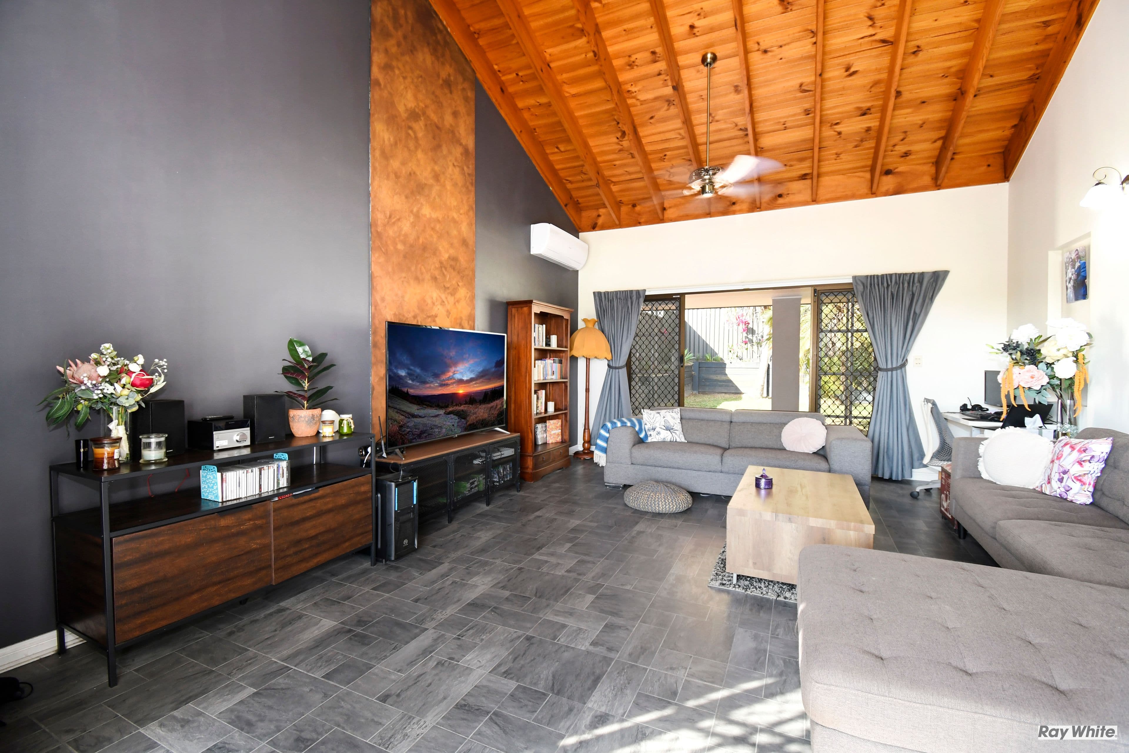 10 O'Malley Street, Bundamba QLD 4304, Bundamba - Thumbnail 2