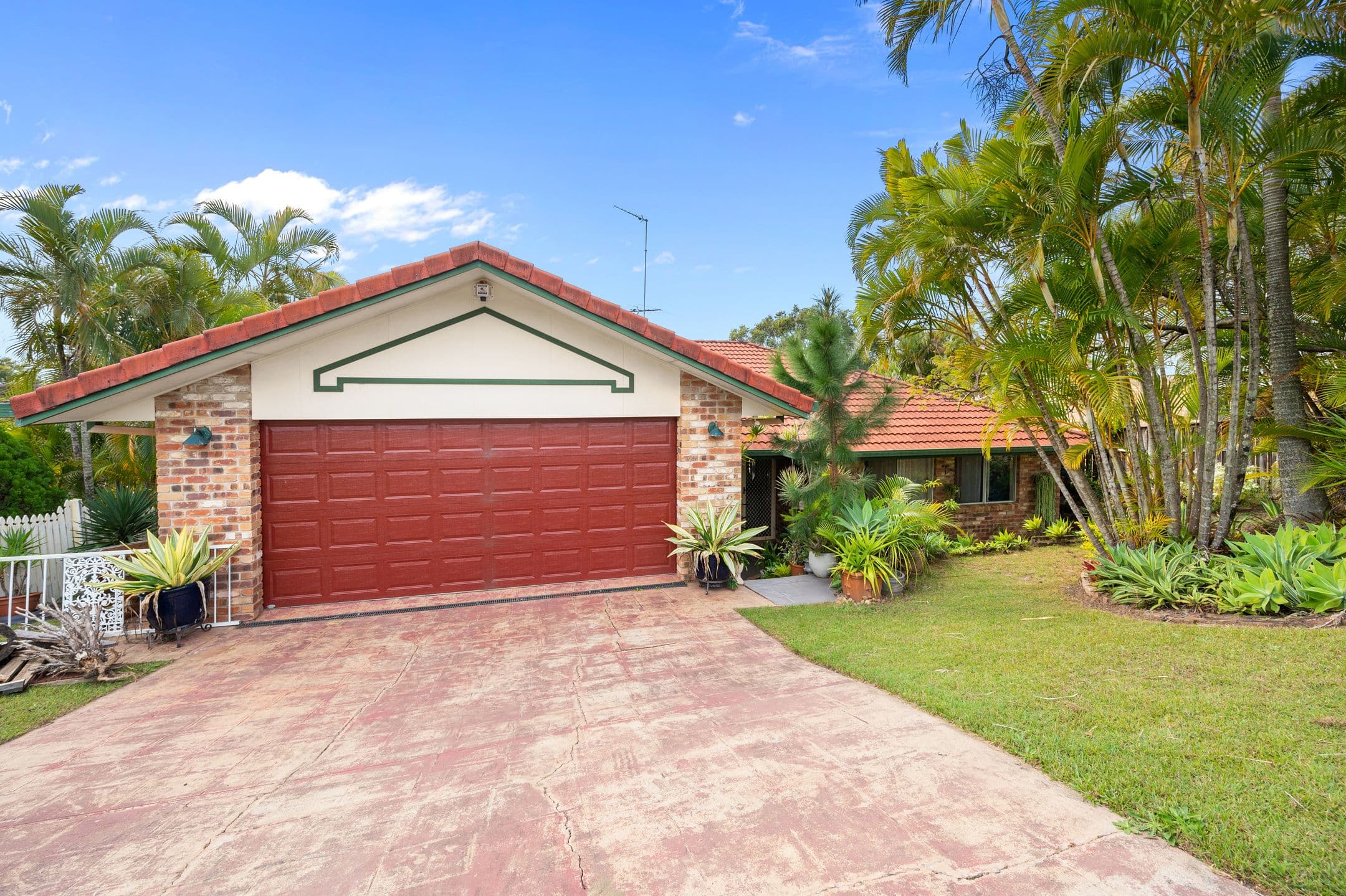 27 Capricorn Drive, Pacific Pines QLD 4211, Pacific Pines - Thumbnail 2