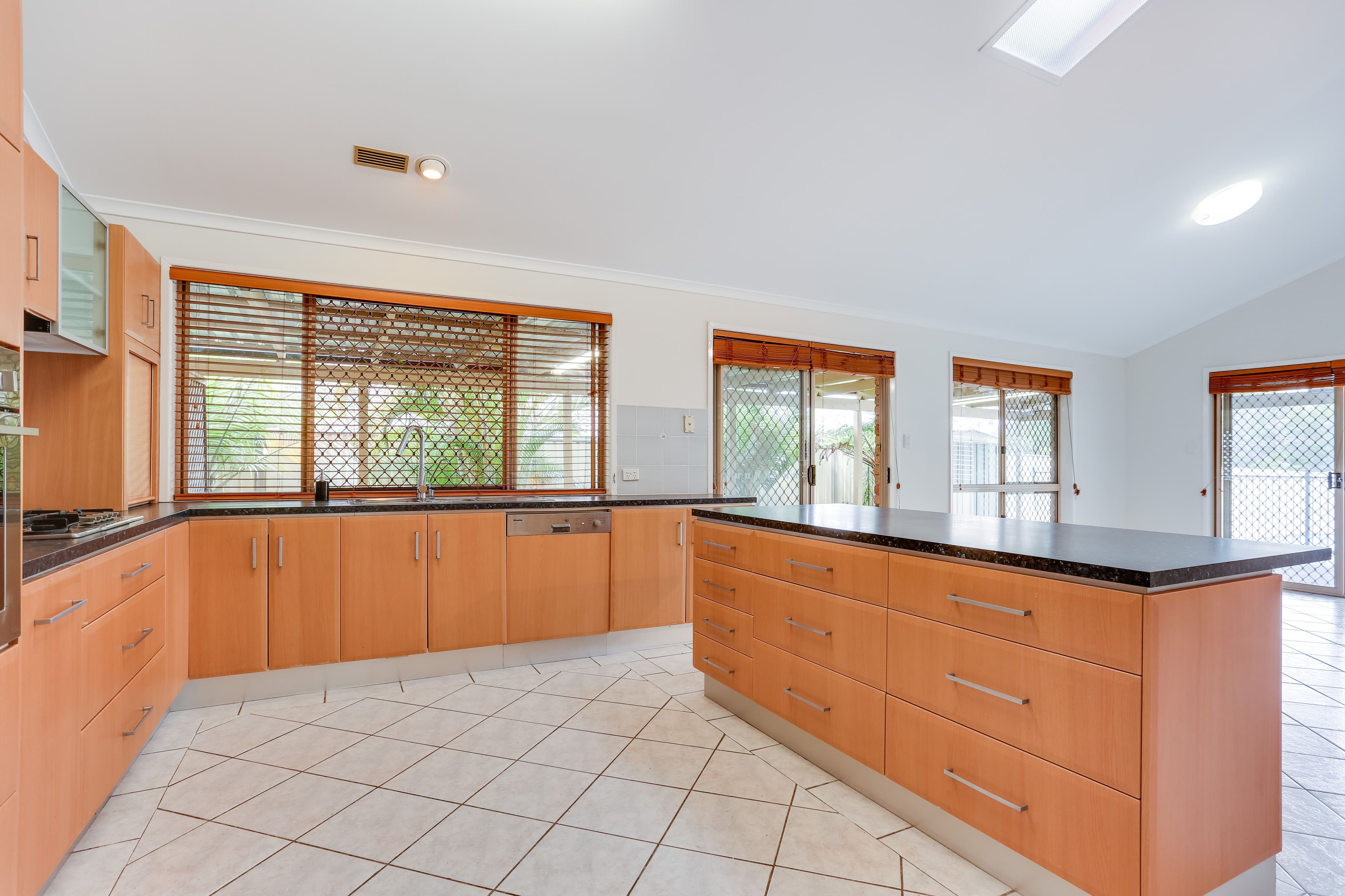 16 Hunt Court, Collingwood Park QLD 4301, Collingwood Park - Thumbnail 5