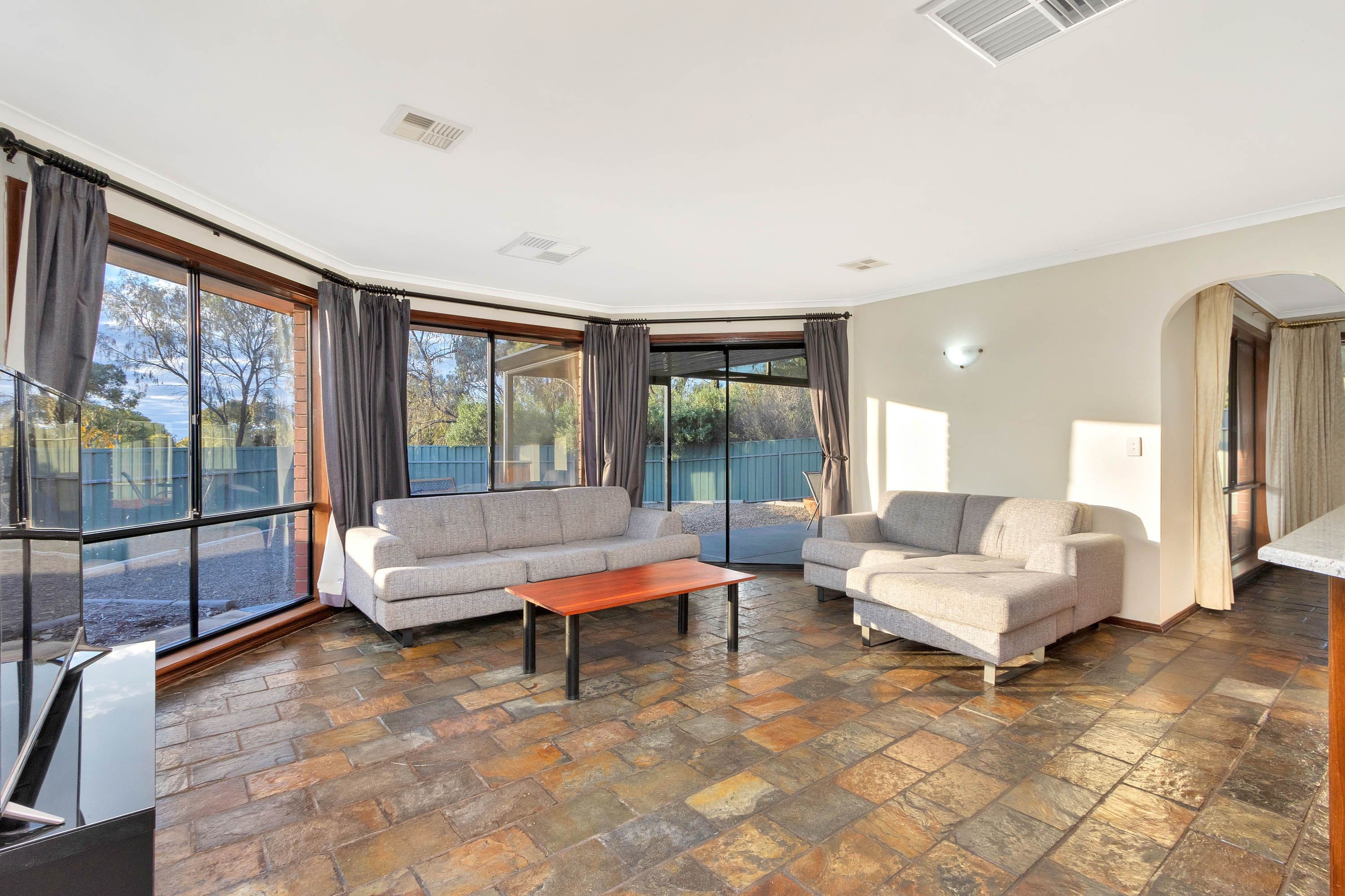 19 Toorak Drive, Blakeview SA 5114, Blakeview - Thumbnail 2