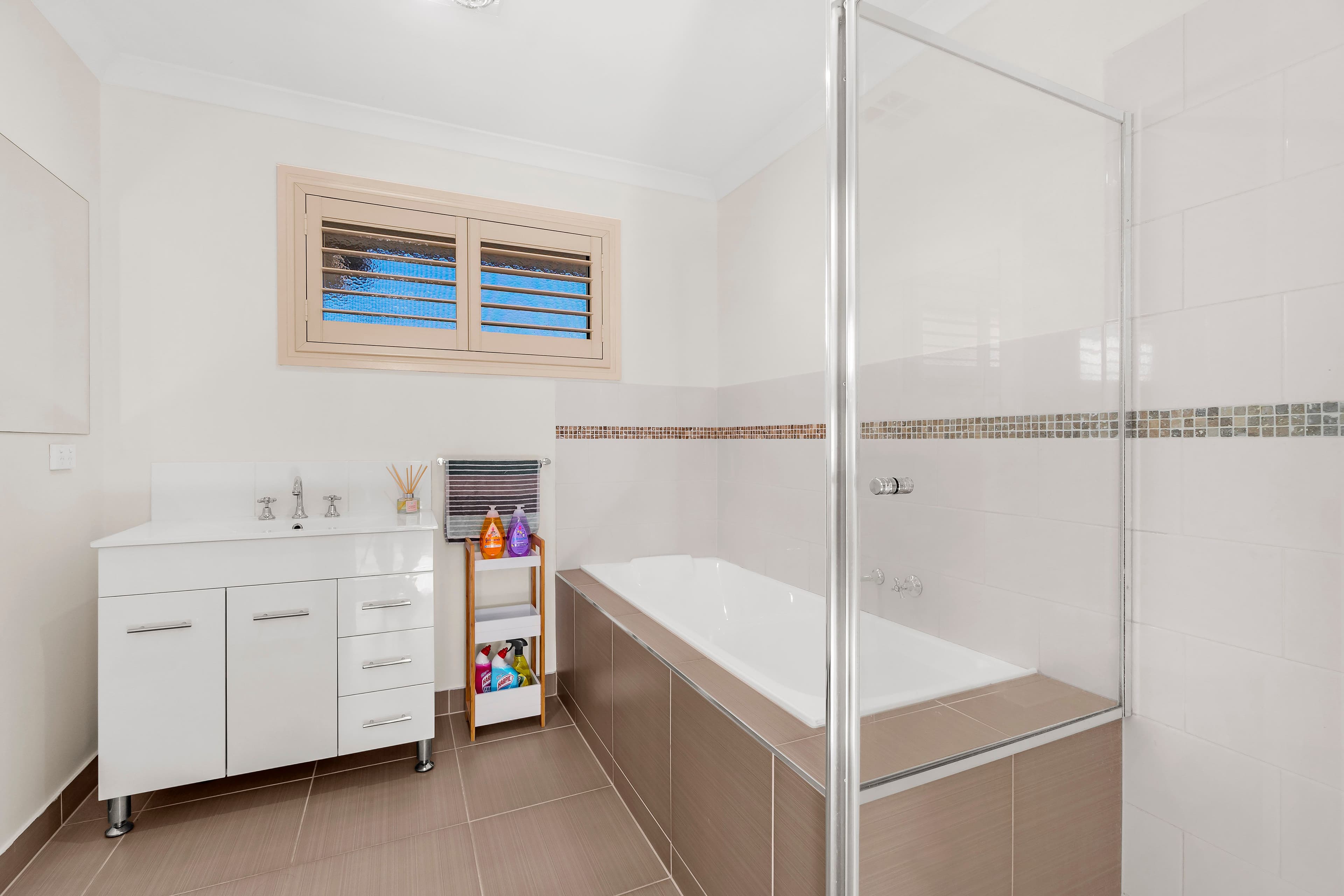1B Rosa Street, Scoresby VIC 3179, Scoresby - Thumbnail 5