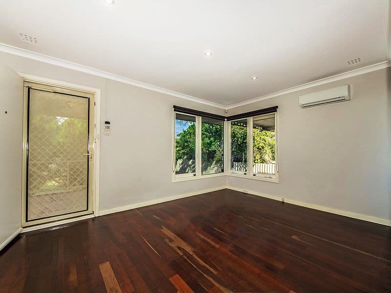 31 Nankivell Way, KOONDOOLA WA 6064, Koondoola - Thumbnail 4