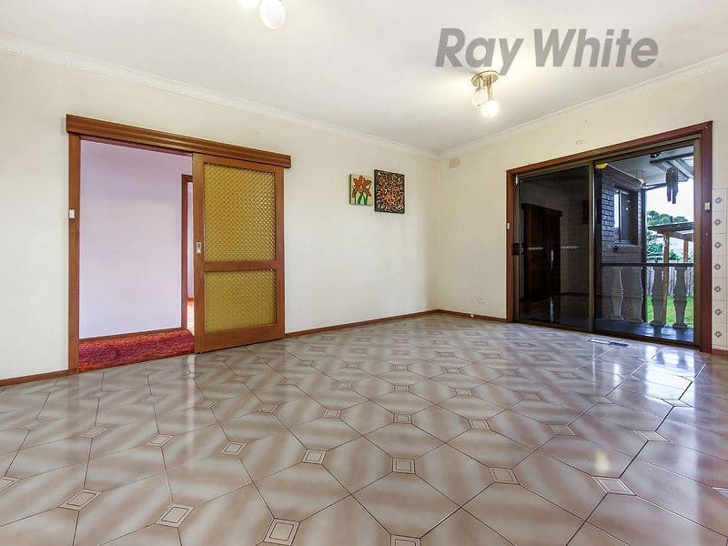12 Clover Avenue, St Albans VIC 3021, St Albans - Thumbnail 3